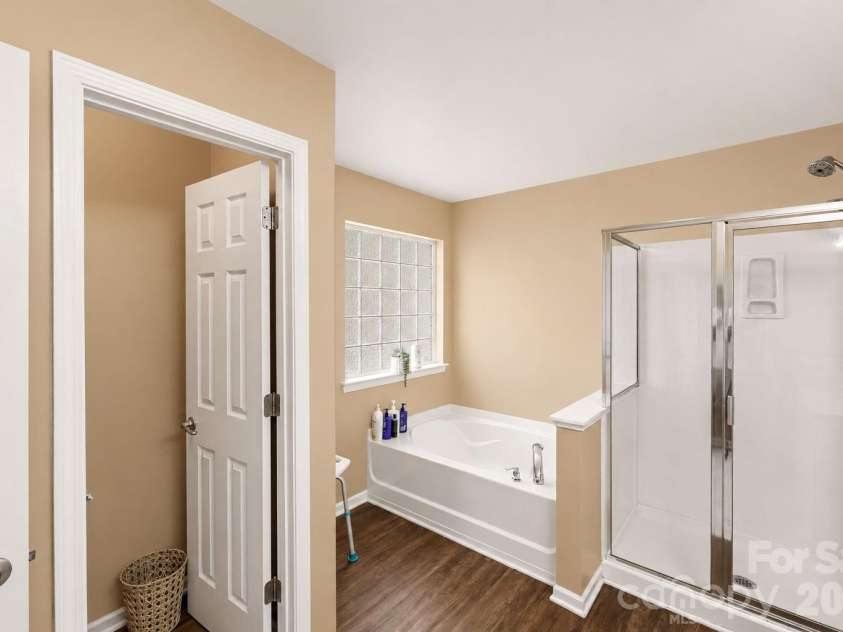 13309 Rebecca Run Drive, Charlotte, NC 28269.  MLS# CAR4392338, YatesRealty ID 32025. 