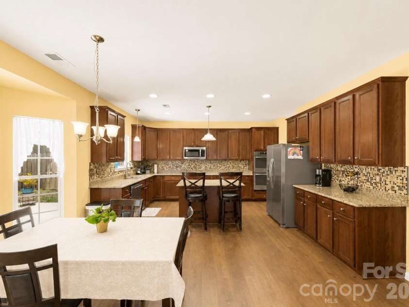 13309 Rebecca Run Drive, Charlotte, NC 28269.  MLS# CAR4392338, YatesRealty ID 32025. 