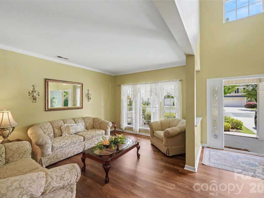 13309 Rebecca Run Drive, Charlotte, NC 28269.  MLS# CAR4392338, YatesRealty ID 32025. 