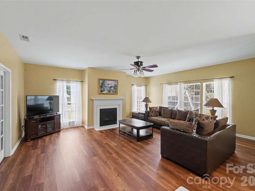 13309 Rebecca Run Drive, Charlotte, NC 28269.  MLS# CAR4392338, YatesRealty ID 32025. 
