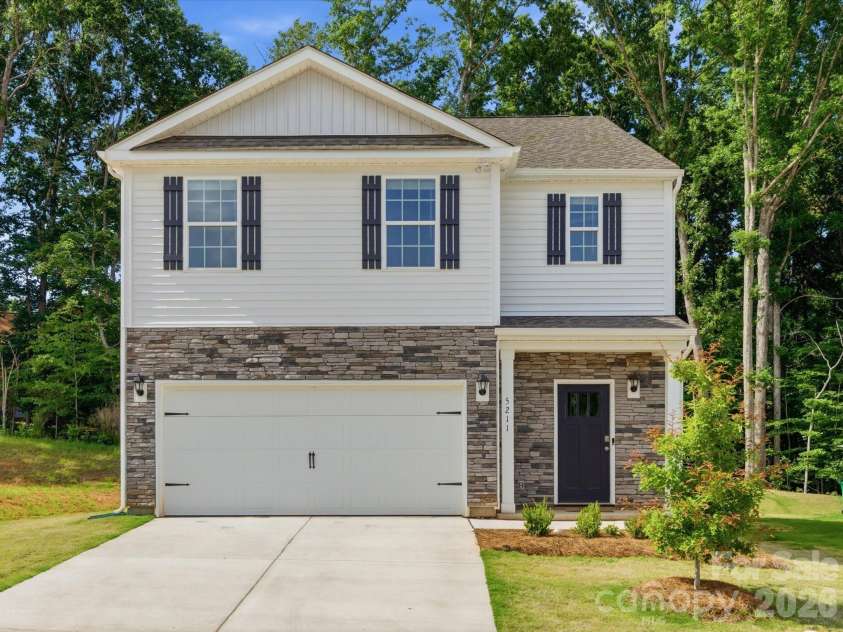 5211 Reedy Ridge Road, Charlotte, NC 28215.  MLS# CAR4391355, YatesRealty ID 32027. 