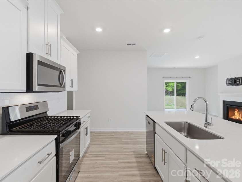 5211 Reedy Ridge Road, Charlotte, NC 28215.  MLS# CAR4391355, YatesRealty ID 32027. 