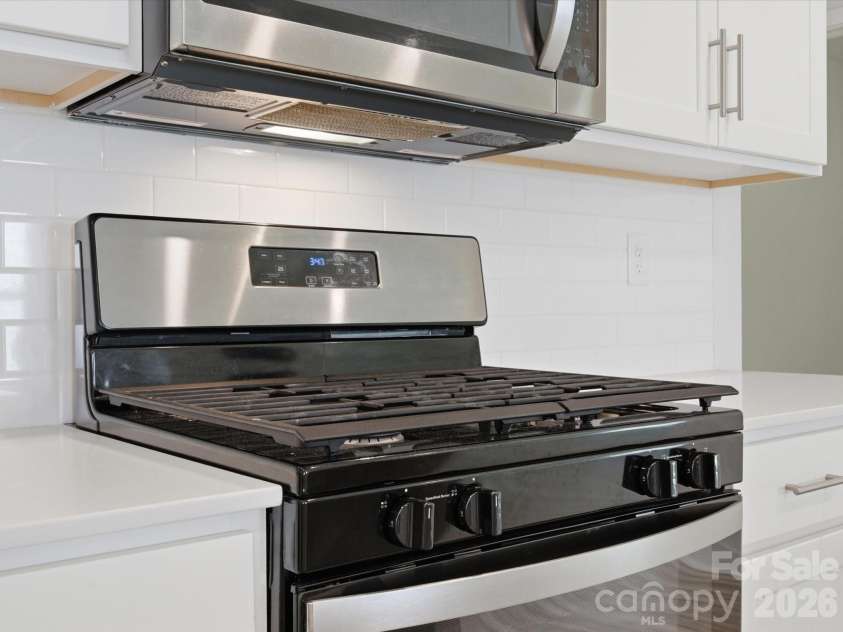 5211 Reedy Ridge Road, Charlotte, NC 28215.  MLS# CAR4391355, YatesRealty ID 32027. 