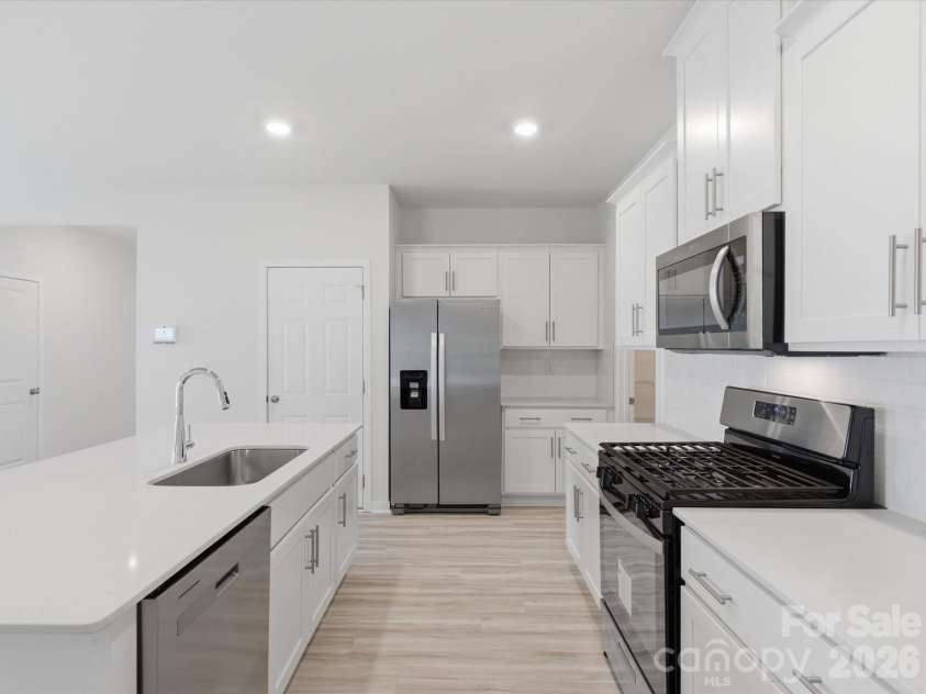 5211 Reedy Ridge Road, Charlotte, NC 28215.  MLS# CAR4391355, YatesRealty ID 32027. 