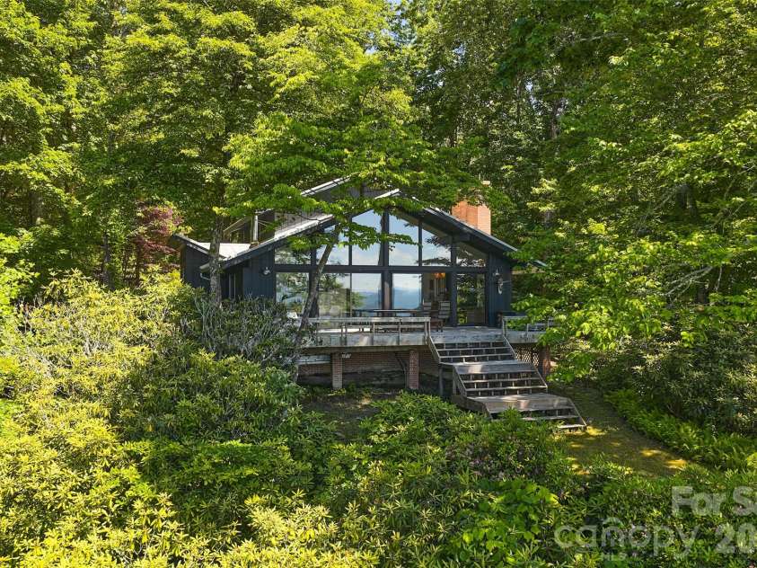 911 Green Hill Road, Brevard, NC 28712.  MLS# CAR4391407, YatesRealty ID 32029. 