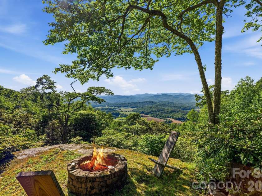 911 Green Hill Road, Brevard, NC 28712.  MLS# CAR4391407, YatesRealty ID 32029. 