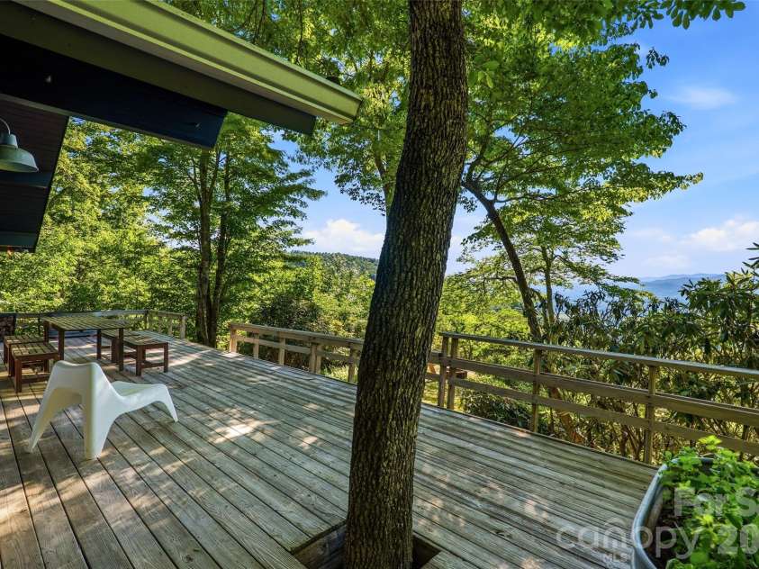 911 Green Hill Road, Brevard, NC 28712.  MLS# CAR4391407, YatesRealty ID 32029. 