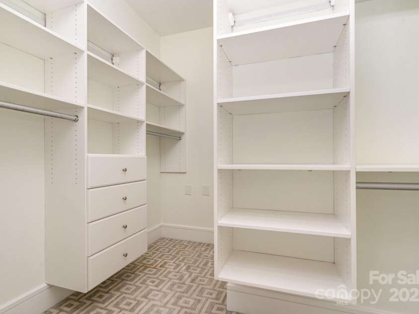 1665 Sterling Road, Charlotte, NC 28209.  MLS# CAR4234342, YatesRealty ID 3203. 