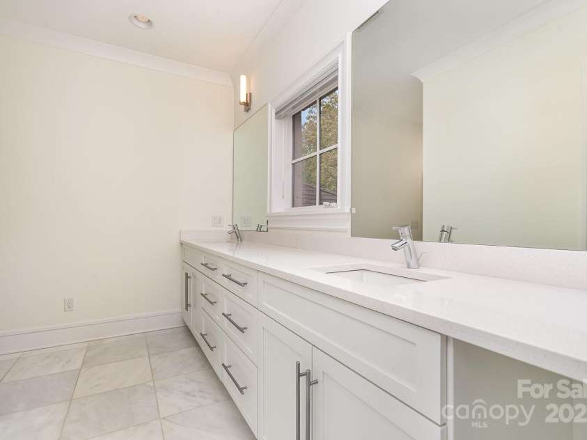1665 Sterling Road, Charlotte, NC 28209.  MLS# CAR4234342, YatesRealty ID 3203. 