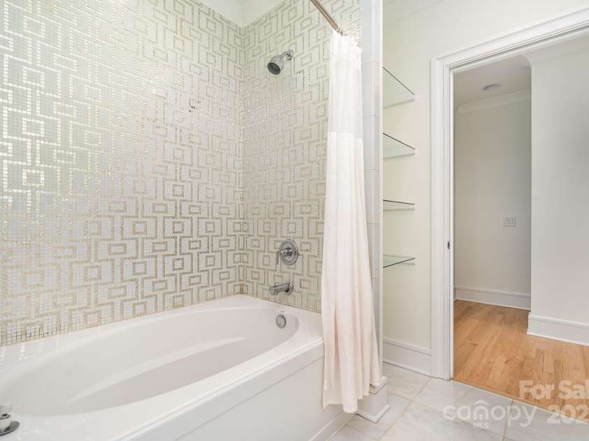 1665 Sterling Road, Charlotte, NC 28209.  MLS# CAR4234342, YatesRealty ID 3203. 