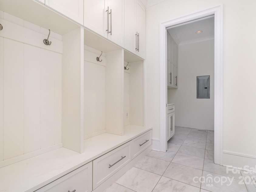 1665 Sterling Road, Charlotte, NC 28209.  MLS# CAR4234342, YatesRealty ID 3203. 