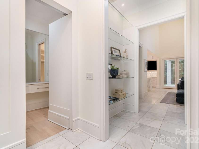 1665 Sterling Road, Charlotte, NC 28209.  MLS# CAR4234342, YatesRealty ID 3203. 