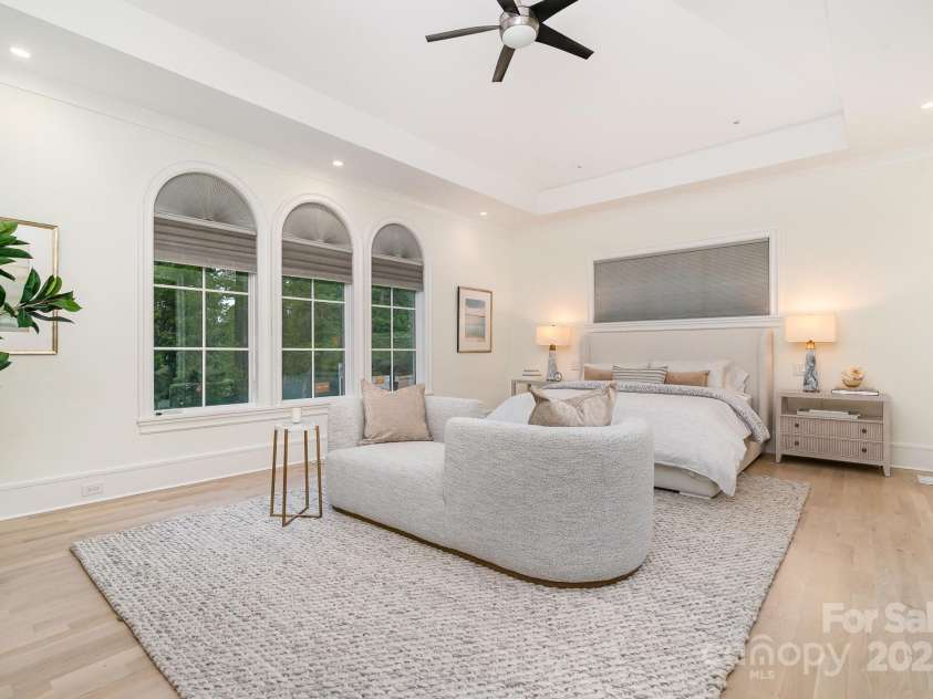 1665 Sterling Road, Charlotte, NC 28209.  MLS# CAR4234342, YatesRealty ID 3203. 