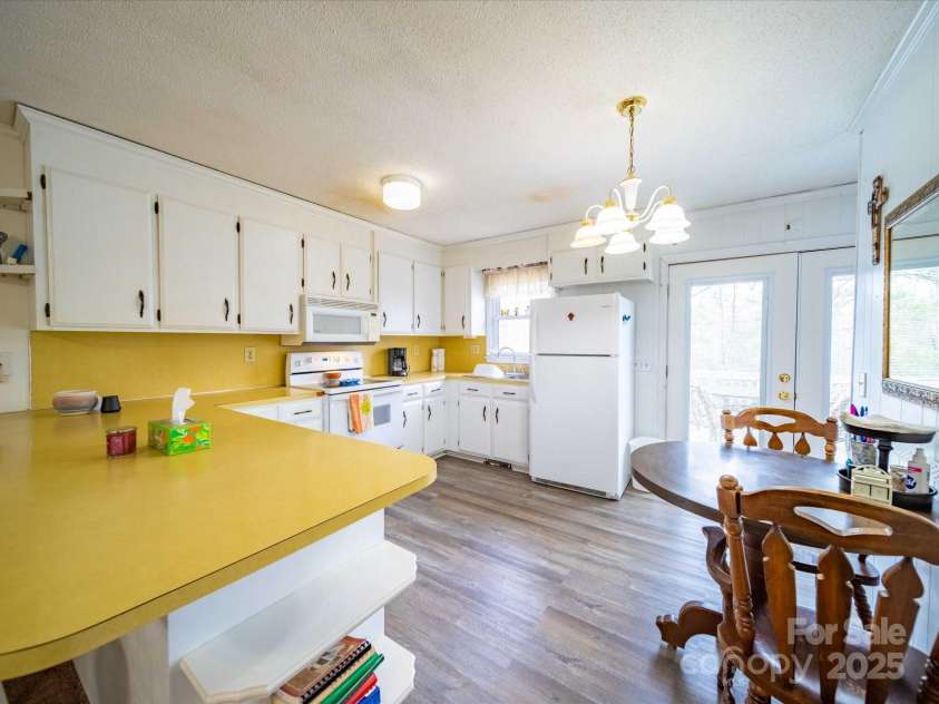 36533 South Stanly School Road, Norwood, NC 28128.  MLS# CAR4228602, YatesRealty ID 3203. Kitchen