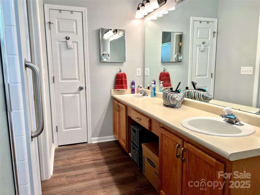 113 Indian Paint Brush Drive, Mooresville, NC 28115.  MLS# CAR4285325, YatesRealty ID 32030. Master bathroom