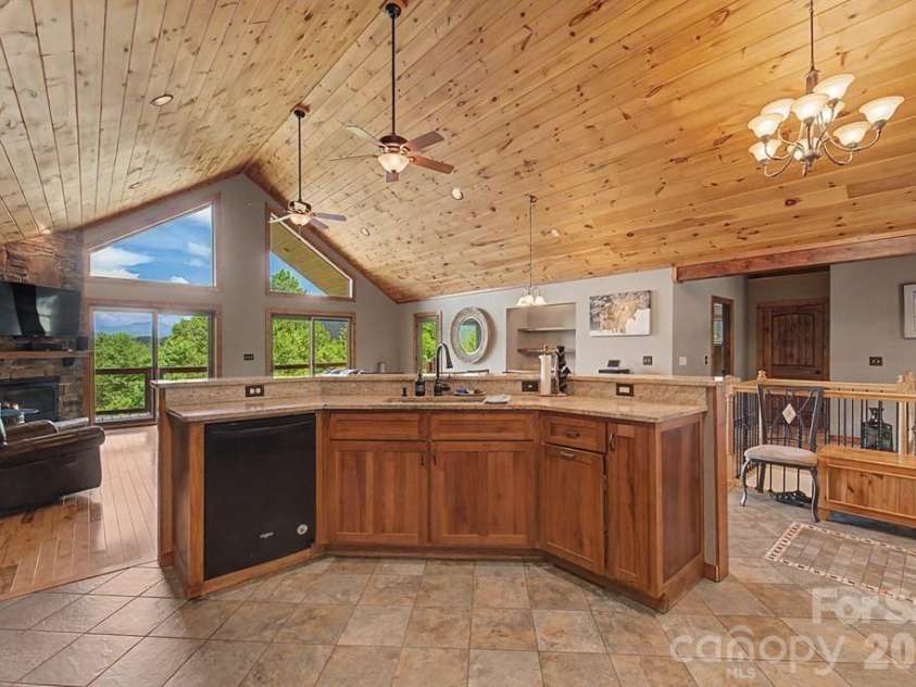346 Torwood Lane, Whittier, NC 28789.  MLS# CAR4390567, YatesRealty ID 32031. 