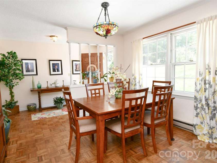 72 Ridgetop Lane, Spruce Pine, NC 28777.  MLS# CAR4390780, YatesRealty ID 32032. 