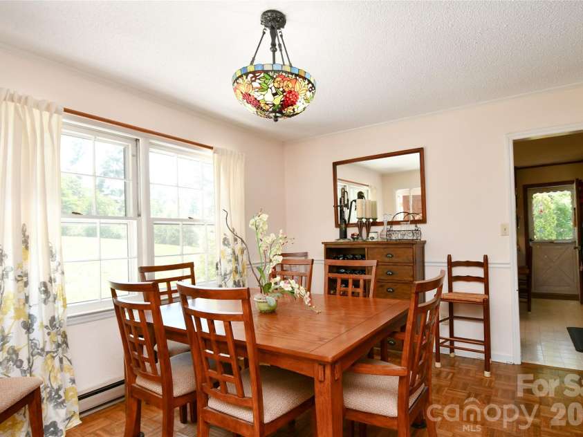 72 Ridgetop Lane, Spruce Pine, NC 28777.  MLS# CAR4390780, YatesRealty ID 32032. 