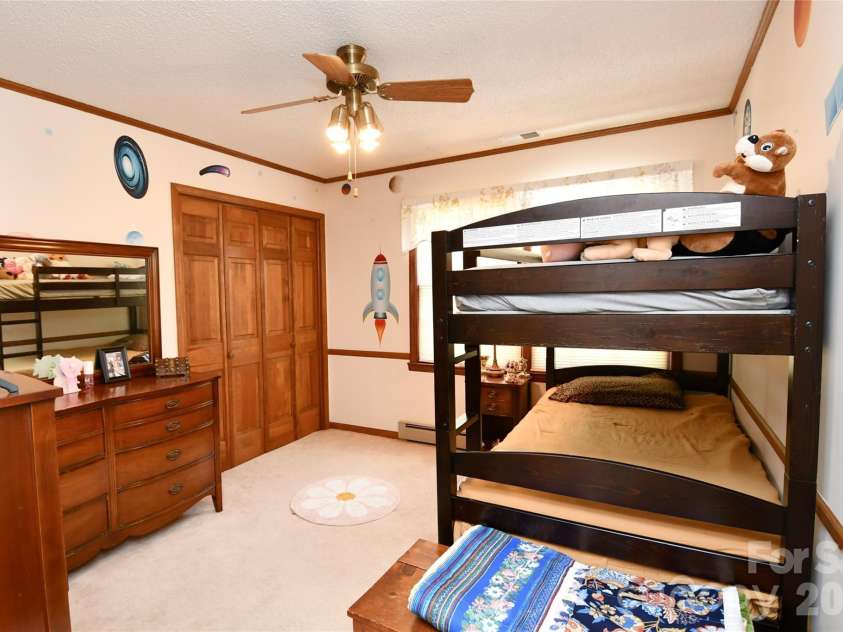 72 Ridgetop Lane, Spruce Pine, NC 28777.  MLS# CAR4390780, YatesRealty ID 32032. 