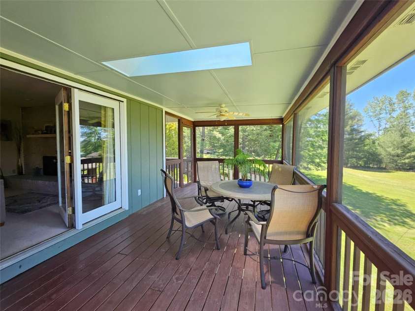 72 Ridgetop Lane, Spruce Pine, NC 28777.  MLS# CAR4390780, YatesRealty ID 32032. 