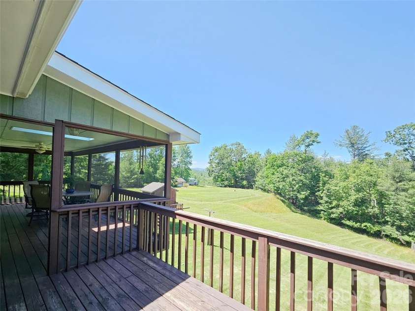 72 Ridgetop Lane, Spruce Pine, NC 28777.  MLS# CAR4390780, YatesRealty ID 32032. 