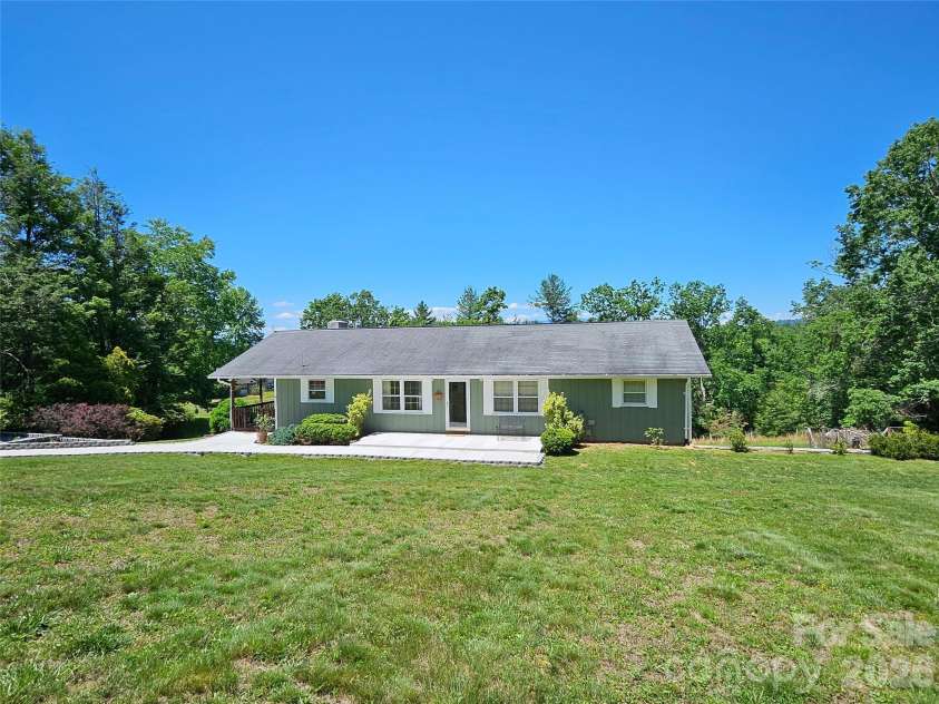 72 Ridgetop Lane, Spruce Pine, NC 28777.  MLS# CAR4390780, YatesRealty ID 32032. 