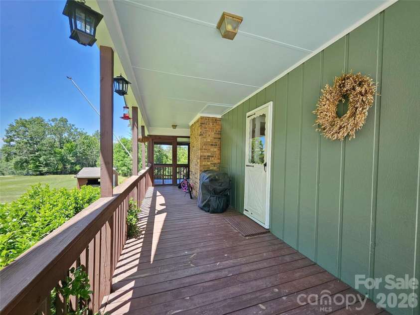 72 Ridgetop Lane, Spruce Pine, NC 28777.  MLS# CAR4390780, YatesRealty ID 32032. 