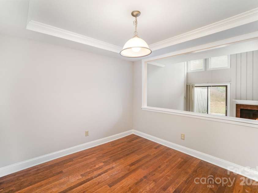 7925 Charter Oak Lane, Charlotte, NC 28226.  MLS# CAR4289065, YatesRealty ID 32032. 