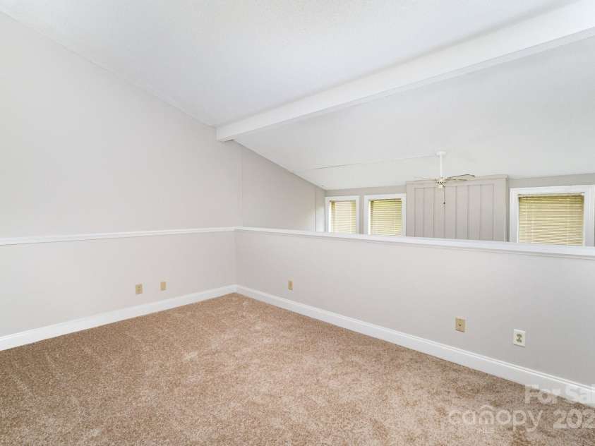 7925 Charter Oak Lane, Charlotte, NC 28226.  MLS# CAR4289065, YatesRealty ID 32032. 