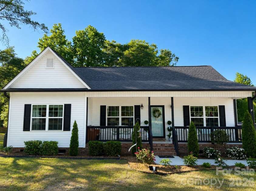 309 Godfrey Street, Pageland, SC 29728.  MLS# CAR4391585, YatesRealty ID 32034. Welcome Home!
