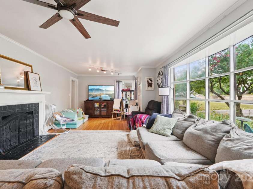 522 Sunnyside Drive, Concord, NC 28025.  MLS# CAR4282167, YatesRealty ID 32034. 