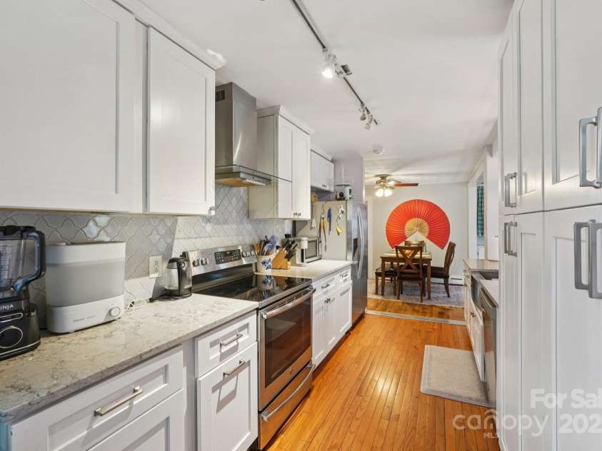 522 Sunnyside Drive, Concord, NC 28025.  MLS# CAR4282167, YatesRealty ID 32034. 