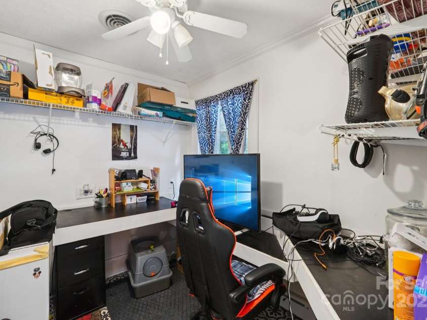 522 Sunnyside Drive, Concord, NC 28025.  MLS# CAR4282167, YatesRealty ID 32034. 