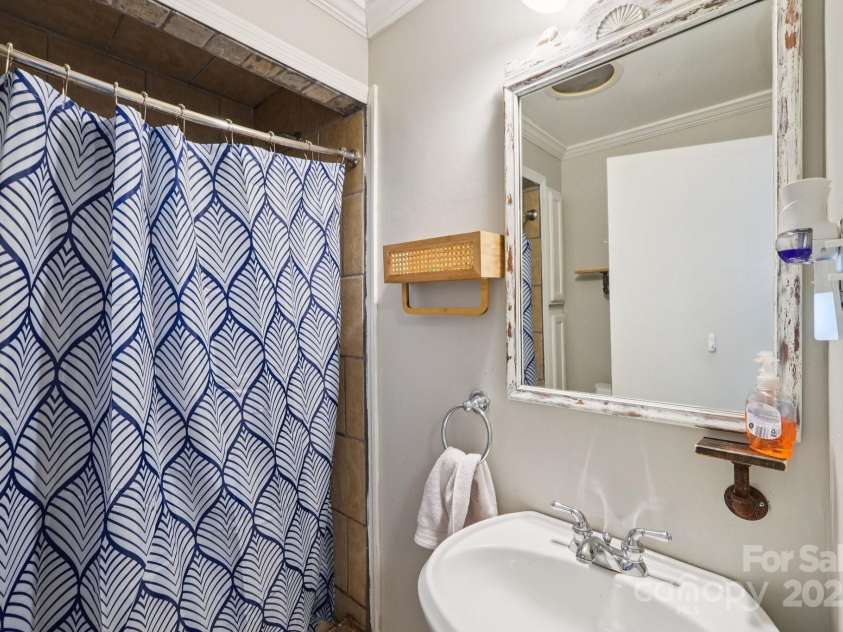 522 Sunnyside Drive, Concord, NC 28025.  MLS# CAR4282167, YatesRealty ID 32034. 