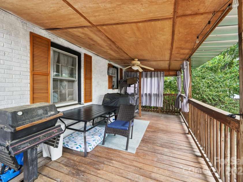 522 Sunnyside Drive, Concord, NC 28025.  MLS# CAR4282167, YatesRealty ID 32034. 