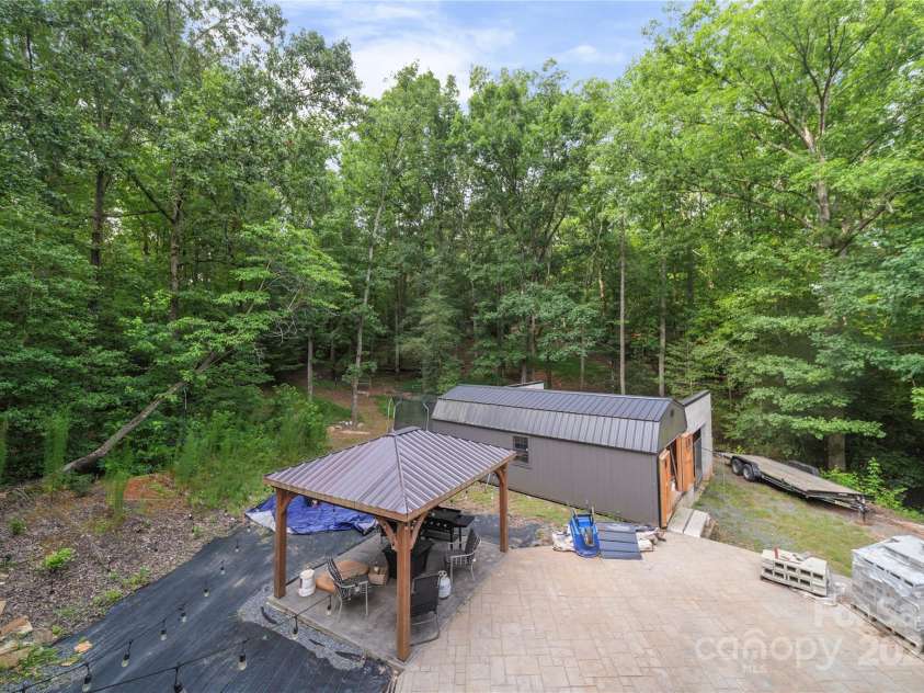 147 Hedgeline Drive, Troy, NC 27371.  MLS# CAR4278017, YatesRealty ID 32036. 