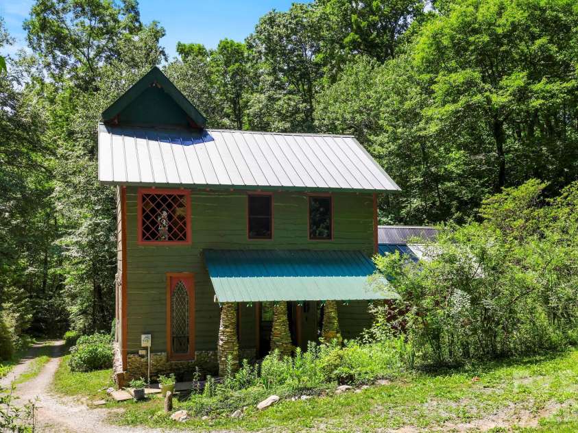 173 Camp Elliott Road, Black Mountain, NC 28711.  MLS# CAR4394206, YatesRealty ID 32036. 