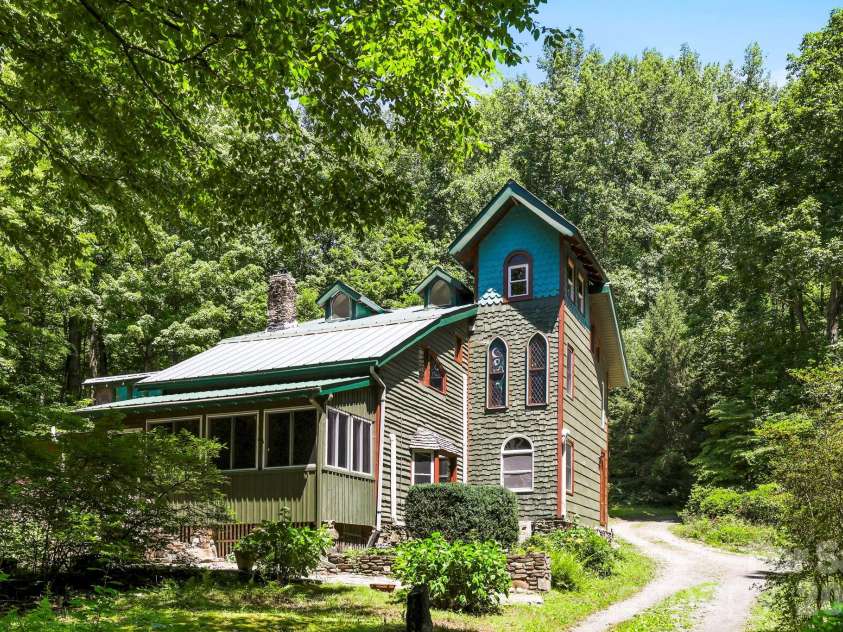 173 Camp Elliott Road, Black Mountain, NC 28711.  MLS# CAR4394206, YatesRealty ID 32036. 