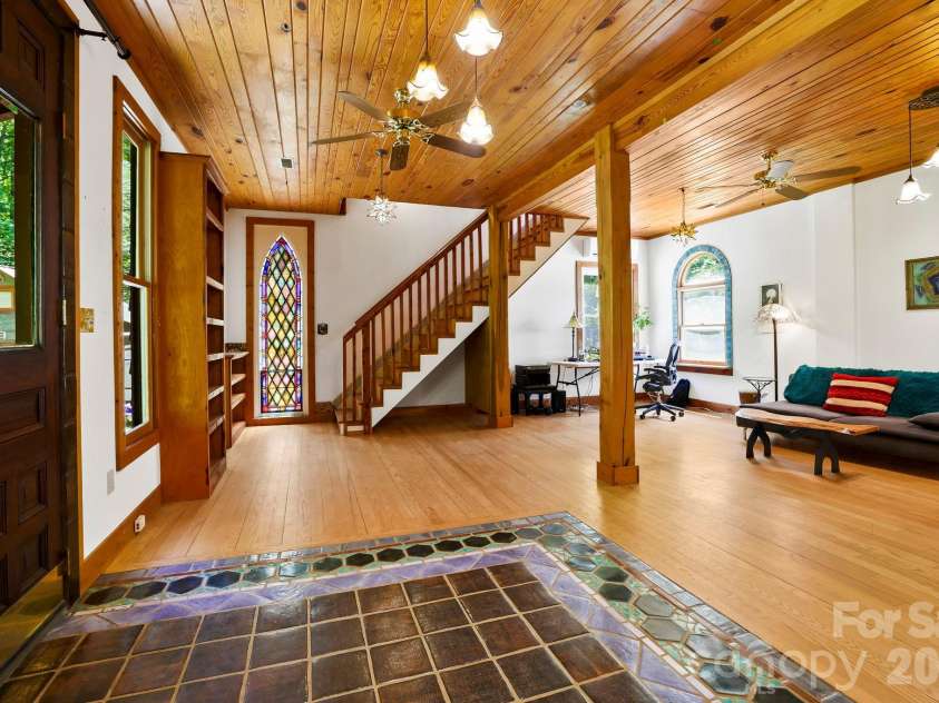 173 Camp Elliott Road, Black Mountain, NC 28711.  MLS# CAR4394206, YatesRealty ID 32036. 