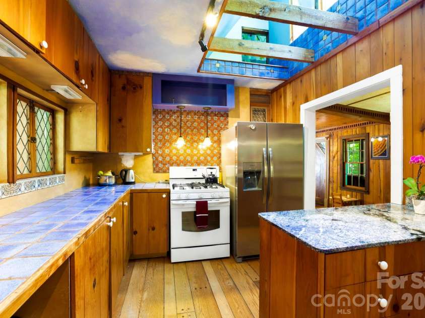 173 Camp Elliott Road, Black Mountain, NC 28711.  MLS# CAR4394206, YatesRealty ID 32036. 
