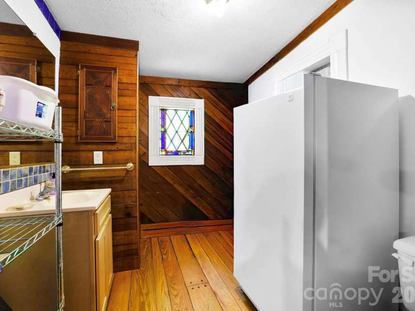 173 Camp Elliott Road, Black Mountain, NC 28711.  MLS# CAR4394206, YatesRealty ID 32036. 