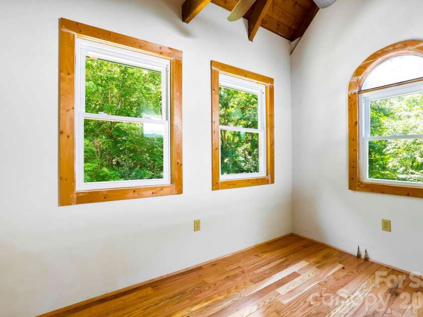 173 Camp Elliott Road, Black Mountain, NC 28711.  MLS# CAR4394206, YatesRealty ID 32036. 