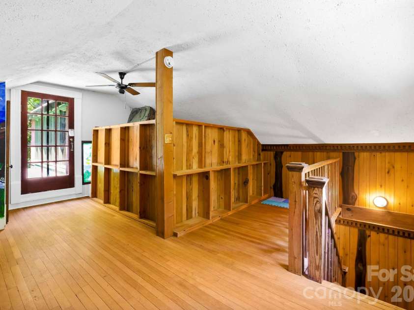 173 Camp Elliott Road, Black Mountain, NC 28711.  MLS# CAR4394206, YatesRealty ID 32036. 