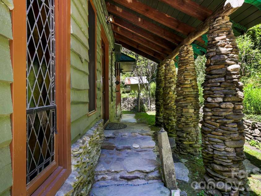 173 Camp Elliott Road, Black Mountain, NC 28711.  MLS# CAR4394206, YatesRealty ID 32036. 