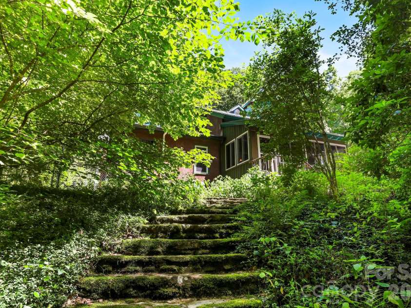 173 Camp Elliott Road, Black Mountain, NC 28711.  MLS# CAR4394206, YatesRealty ID 32036. 