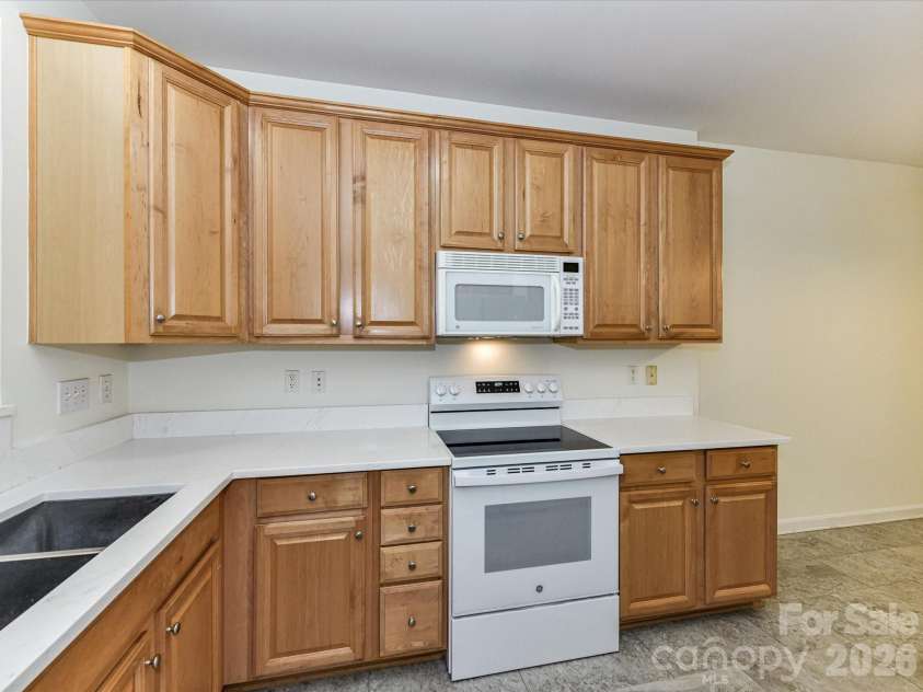 615 Colbert Way, Fort Mill, SC 29715.  MLS# CAR4389108, YatesRealty ID 32037. 
