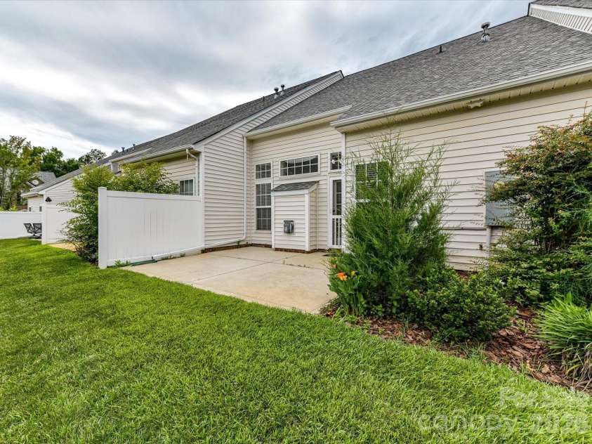615 Colbert Way, Fort Mill, SC 29715.  MLS# CAR4389108, YatesRealty ID 32037. 