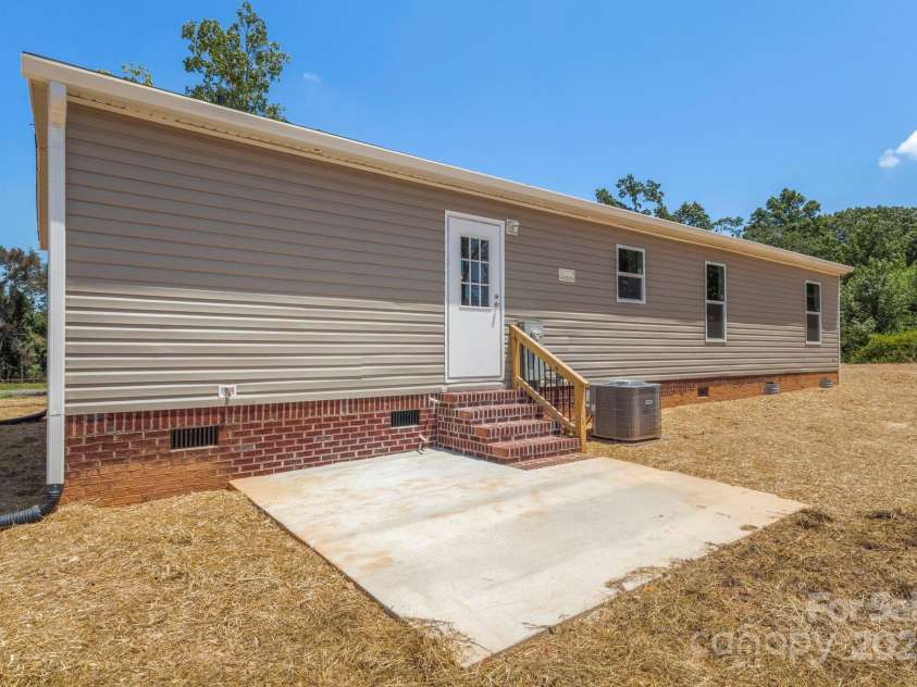 3009 Polkville Road, Shelby, NC 28150.  MLS# CAR4287348, YatesRealty ID 32038. 