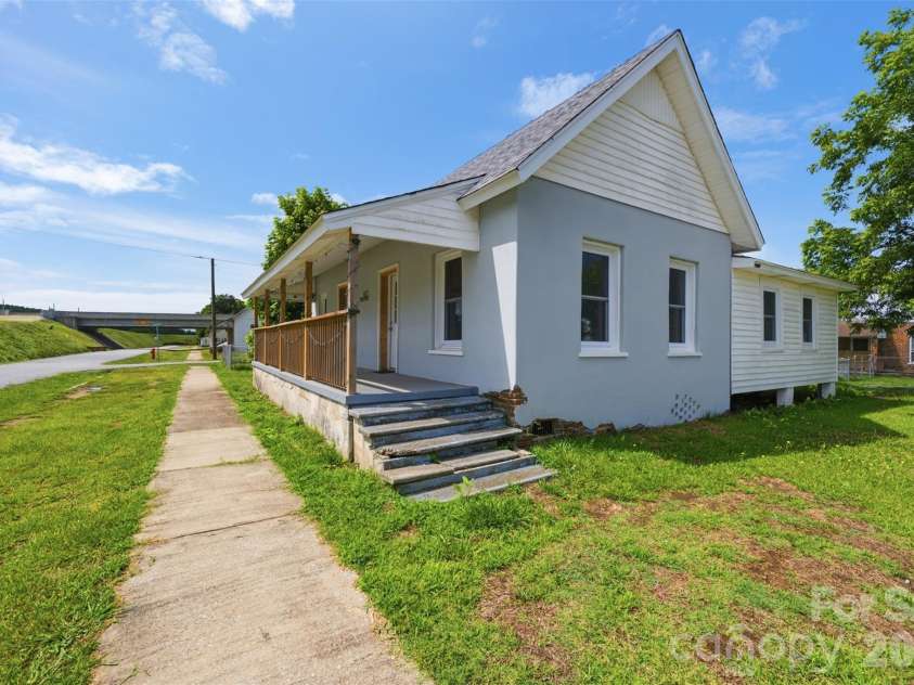 802 Canal Road, Lockhart, SC 29364.  MLS# CAR4392852, YatesRealty ID 32038. 
