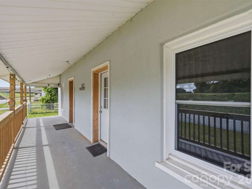 802 Canal Road, Lockhart, SC 29364.  MLS# CAR4392852, YatesRealty ID 32038. 